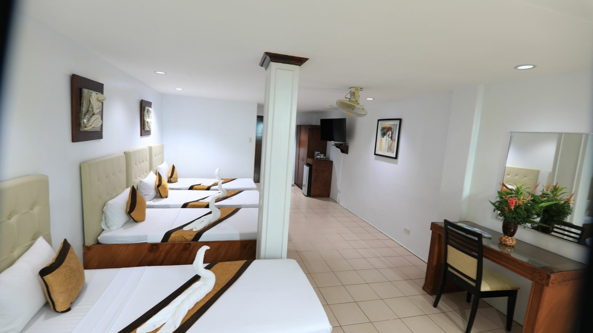 Loreland Farm Resort Antipolo Exterior foto